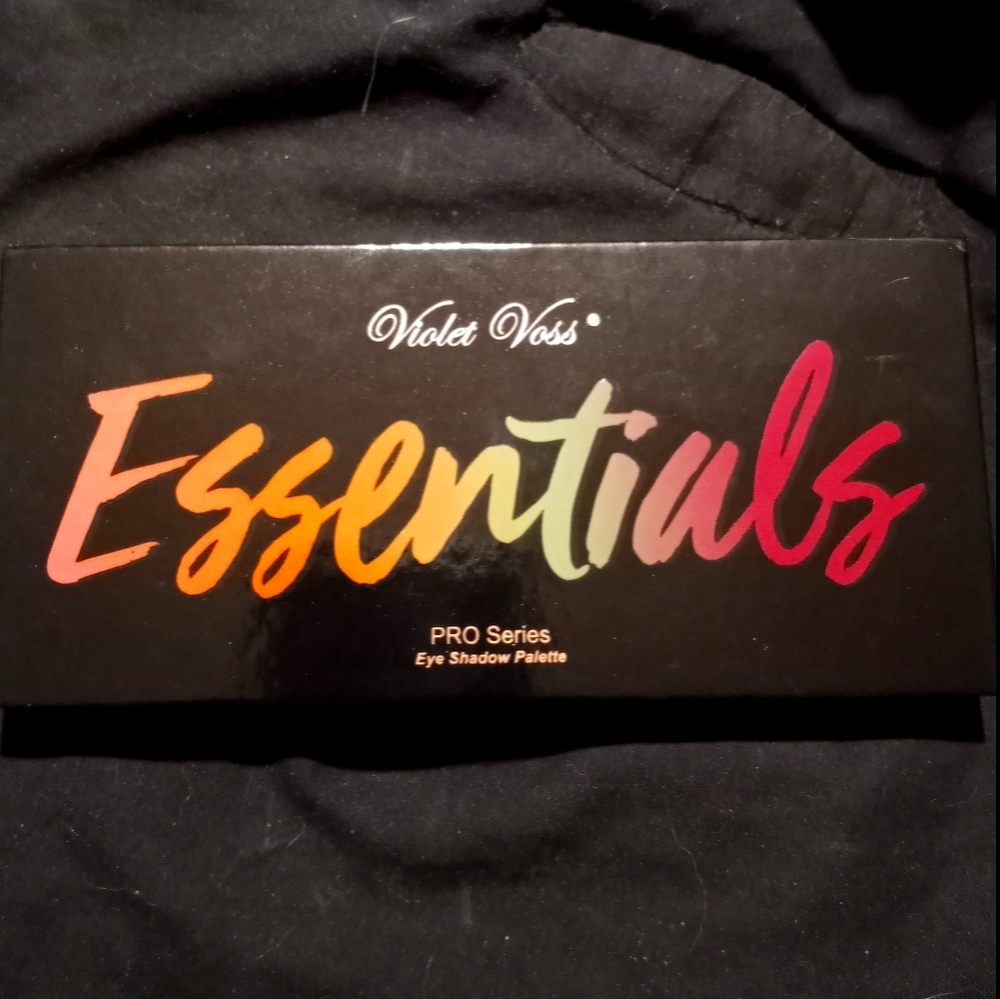 Violet Voss Essentials Eyeshadow Palette